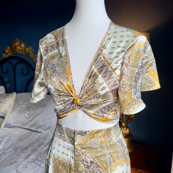 NWT Yellow Paisley Satin Wrap Top & High Rise Wide Leg Pants Set - Picture 3 of 12